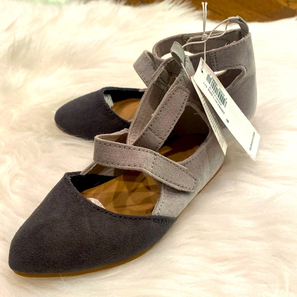 Charcoal and light grey color block Dress Shoes NWT! Size 6